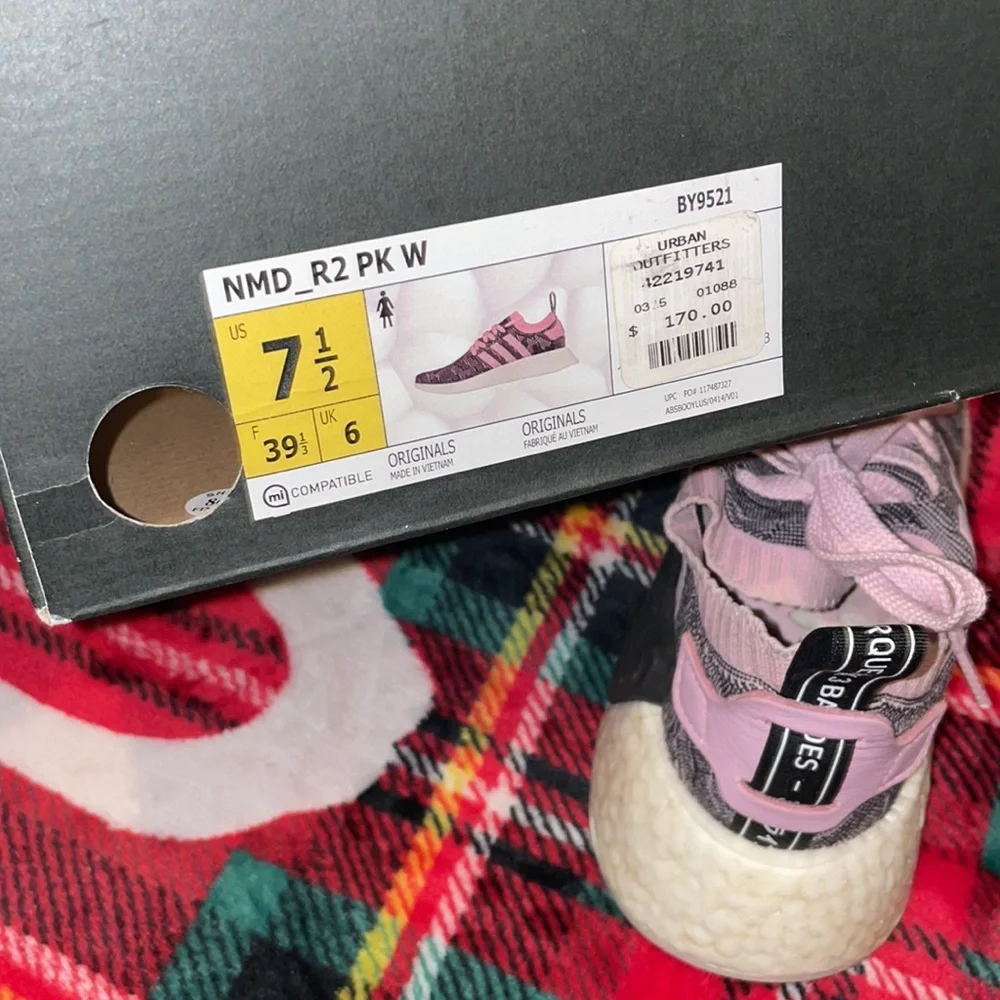 ADIDAS NMDs R2 💗 - Picture 7 of 7